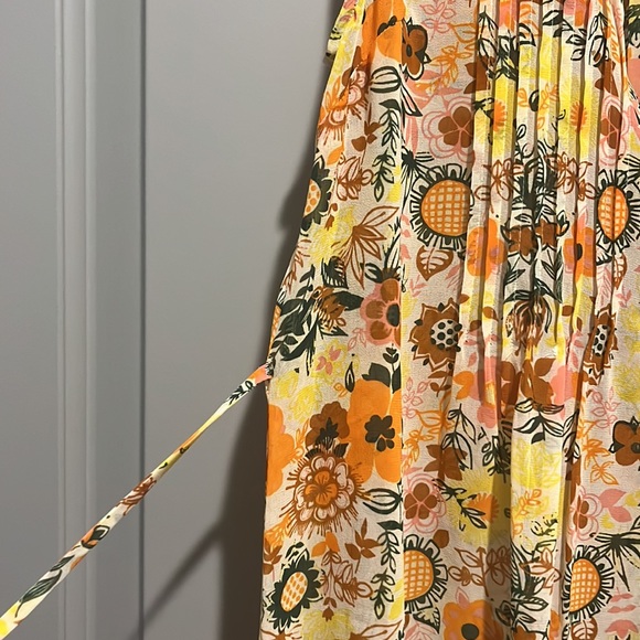 ModCloth Retro Floral Pattern Cover up - Picture 3 of 3